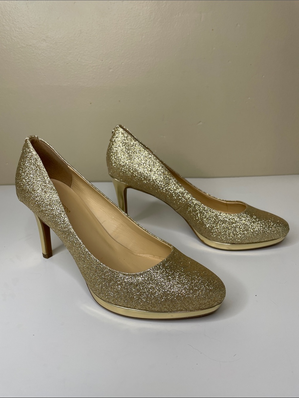 Liz Claiborne Gold Glitter Cocktail Chic Mob Wife Glam High Heel Platform Pumps